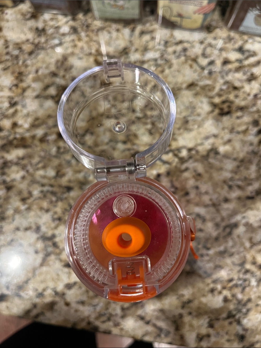 Dunkin’ Donuts 40 oz Hydration Ombré Orange Bottle 2024 - Picture 5 of 8